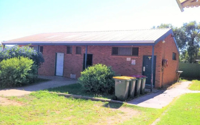 Newell Hwy Motel & Caravan Park