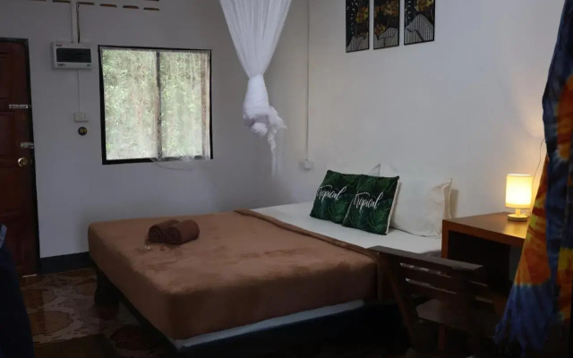 Bamboo Hut Bungalow - Adults Only