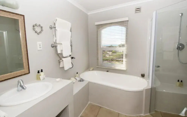 Oystercatcher Lodge