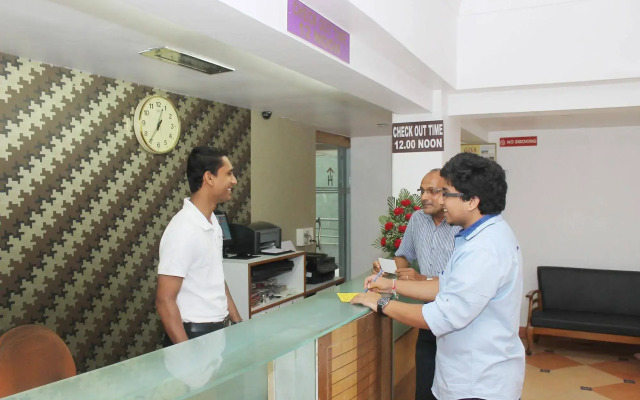 OYO 10765 Hotel Tanish