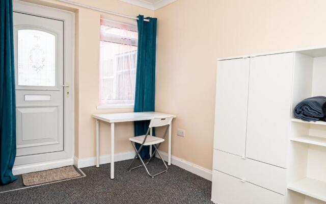 Shirley House 3 Guest House Self Catering