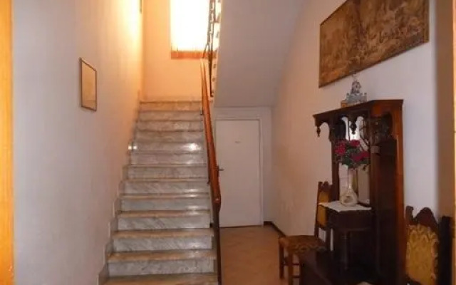 Viottolone Bed and Car