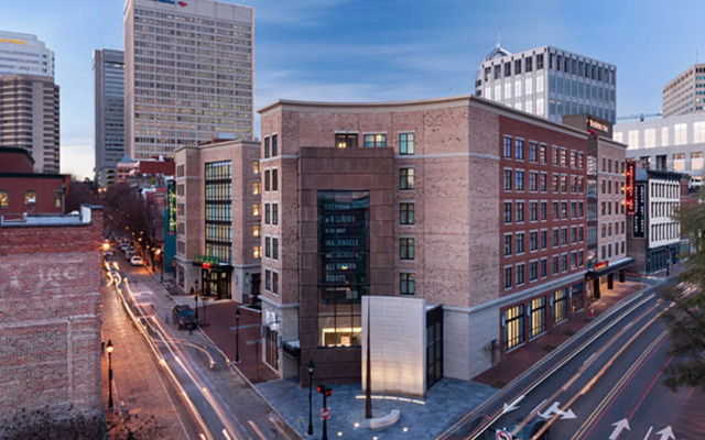 Courtyard by Marriott Richmond Downtown