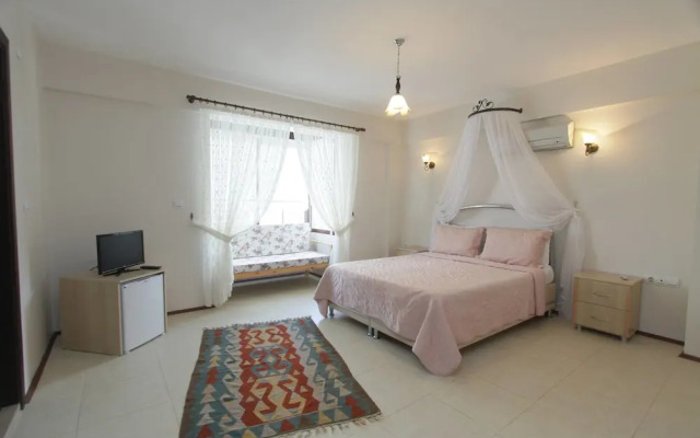 Queen Nano Hotel