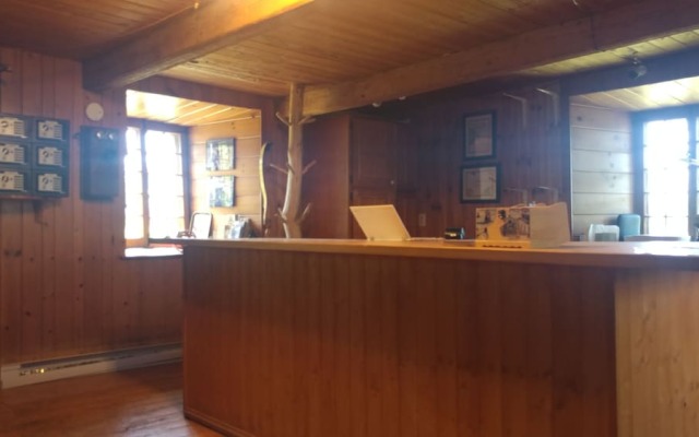 Auberge Le P'tit Bonheur - Hostel