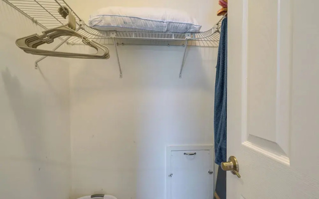 Brigantine Getaway: Walk to the Beach!