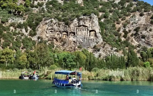 Stylish Ground Floor 3-bed Apartment in Dalyan
