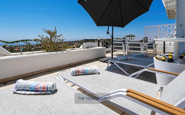 Thea Vista Apartment