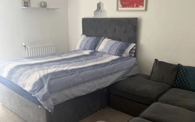 Immaculate 3-bed Apartment in Barking