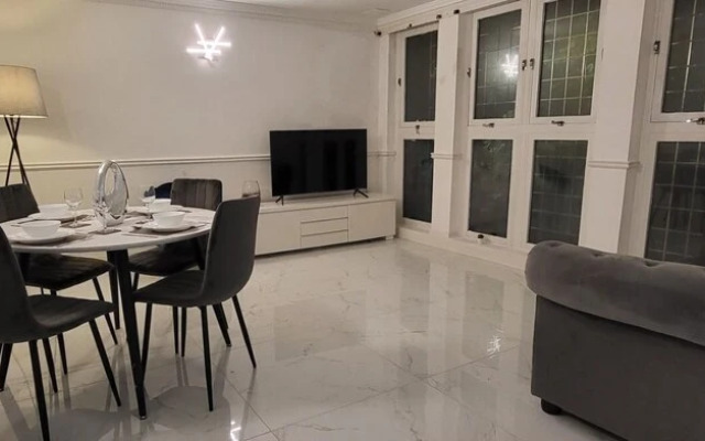 Canary Wharf - Colt Street