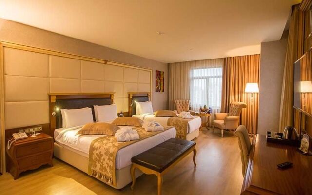 White Palace Hotel