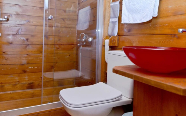 Tiny House With Shared Pool and Balcony in Bodrum