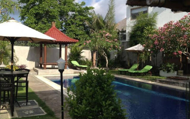 Senyum Villa
