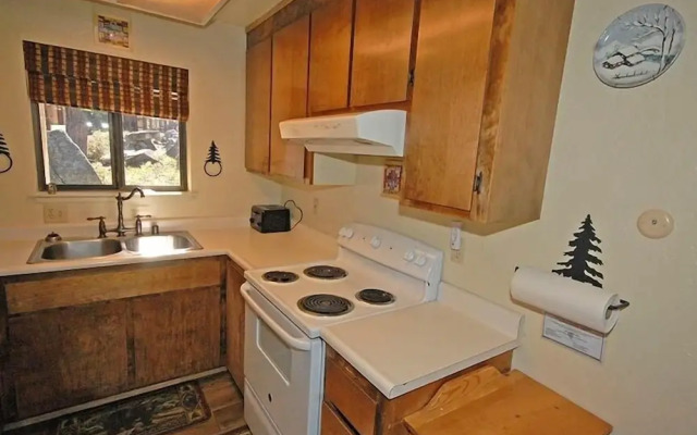 3411 Pine Hill Road 3 Bedroom Home by RedAwning