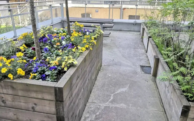 "moderne Fully Furnished and Equipped City Apartment W/balcony/garden/parking"