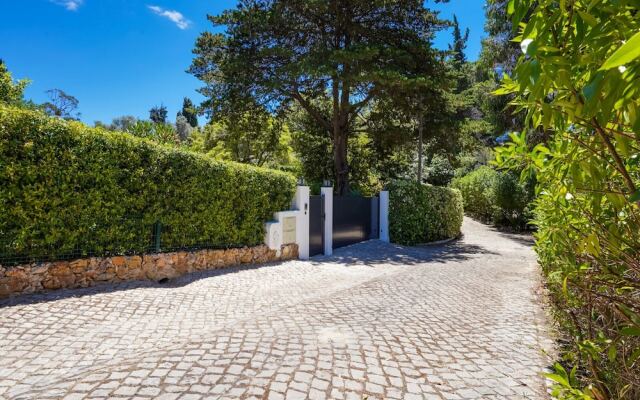 Villa in Albufeira With Private Pool