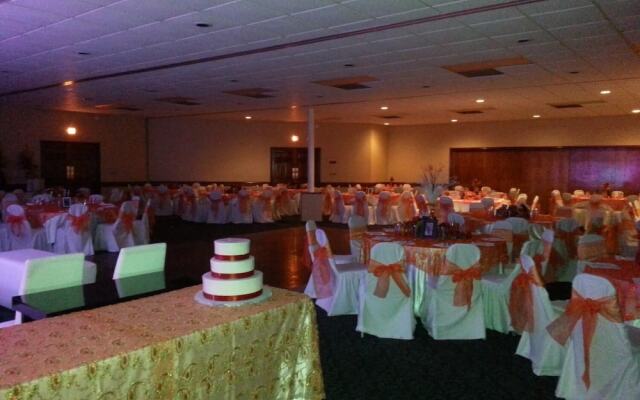 Palm Aire Hotel and Suites