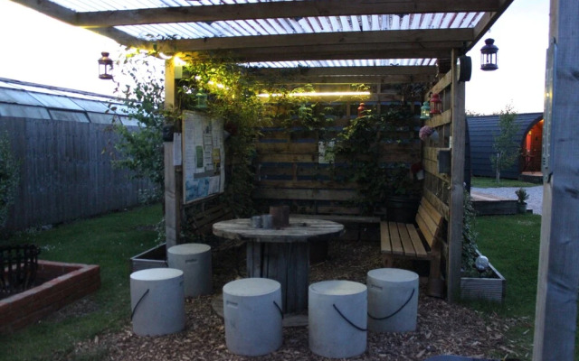 The Little Hide - Adult Only Camping Pods
