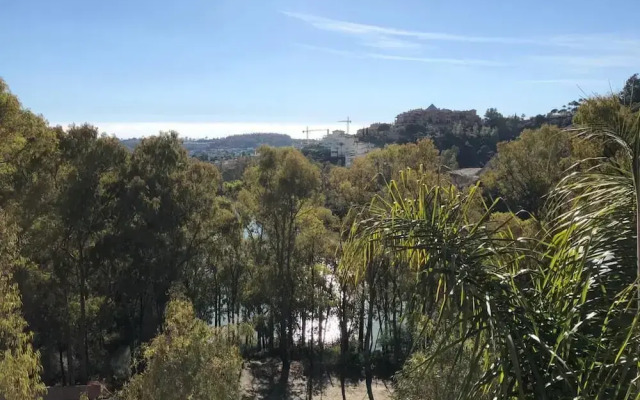 Modern 2 Bed Apartment in Marbella