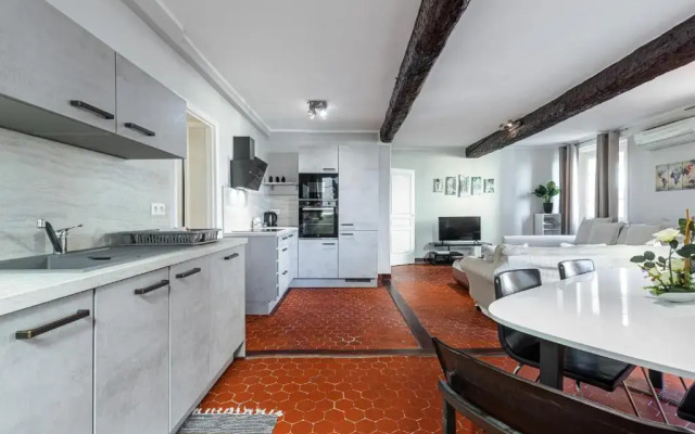 Large 3 Bdr Old Town - AC