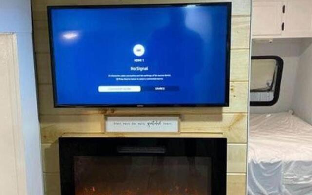 Wildwood Camper De Sleeps 6-7,