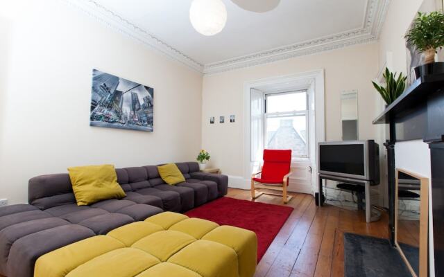 Stylish/spacious/central! Fab Festival Flat For 4