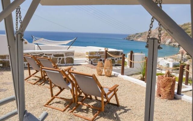 Avgerinos Deluxe Rooms