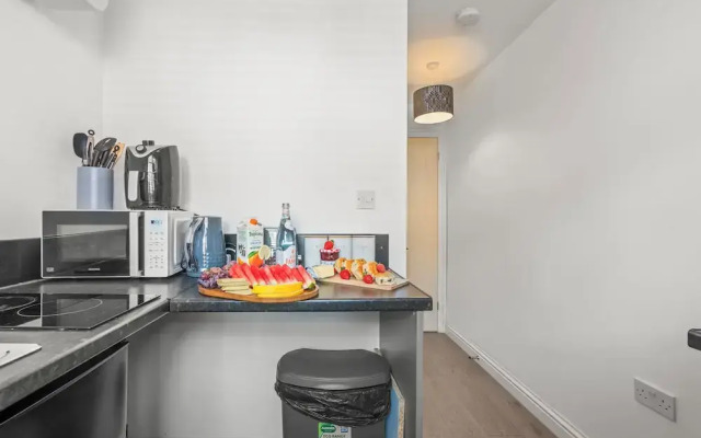 City Centre House with EV Parking