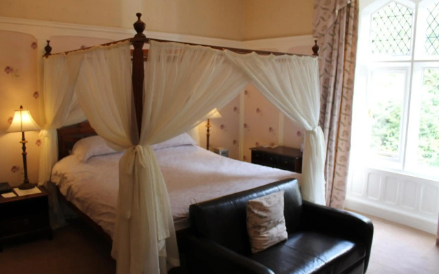 Oakwood Hall