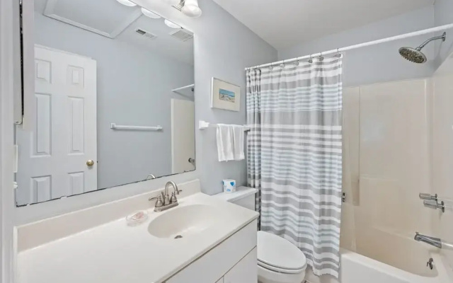 Fairways & Ocean Breeze 2 Bedroom Condo