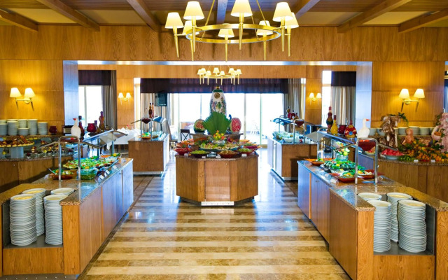 Fantasia Deluxe Hotel