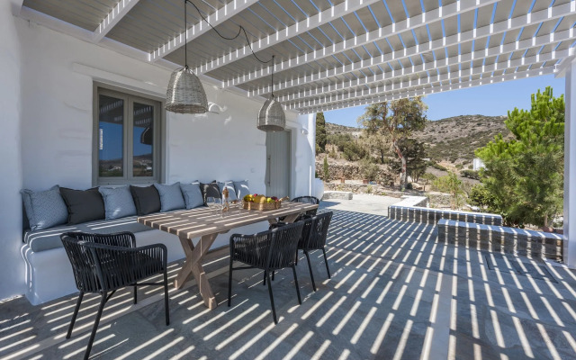 Niriides Luxury Villas