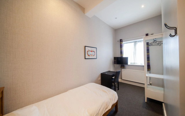 OYO The Arch, Wembly Stadium