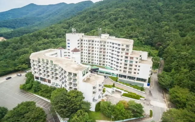 Bugok Ilsung Condo