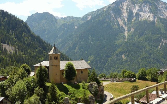 Beautiful Chalet in the Nice Village Centre, on the South