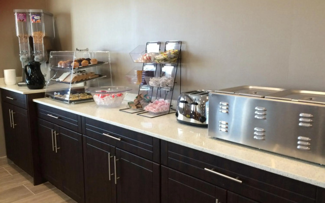 Meridian Inn & Suites Lloydminster