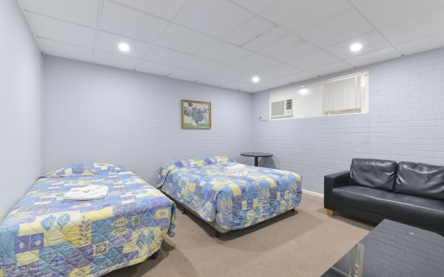 Platinum Motel – Guest Rooms – Cannington