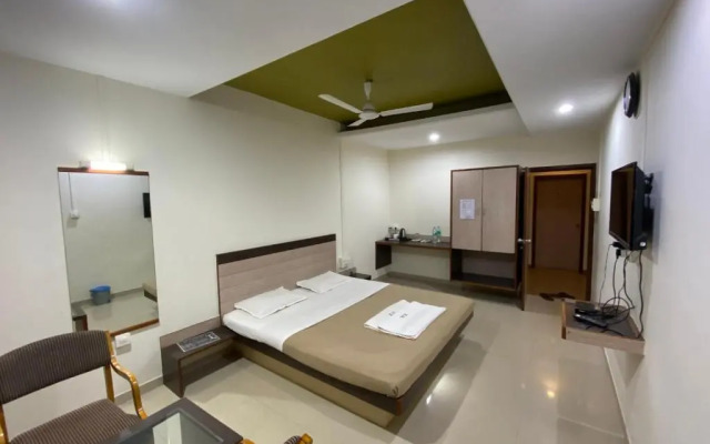 Tarkarli Niwas Nyahari