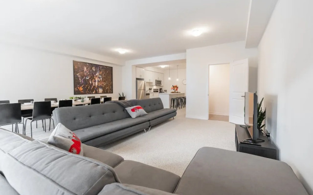 Gorgeous Brand New Spacious Town House