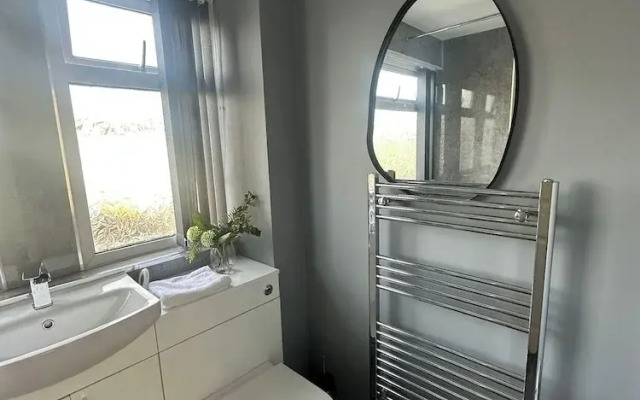 Sark Drive Serenity-cosy 3BR House in Birmingham