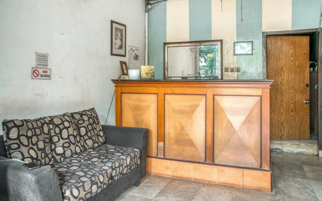 RedDoorz near Plaza Senayan