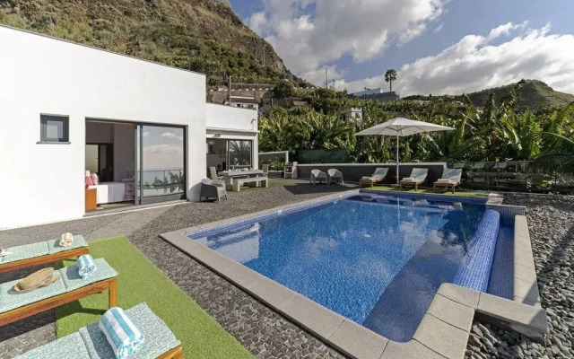 Grayci s House by Our Madeira