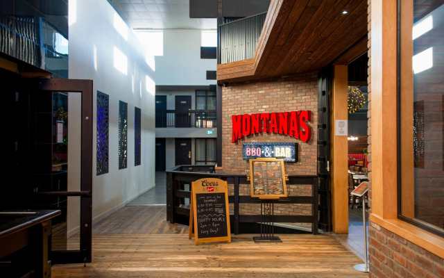 Coast Nisku Inn & Conference Centre