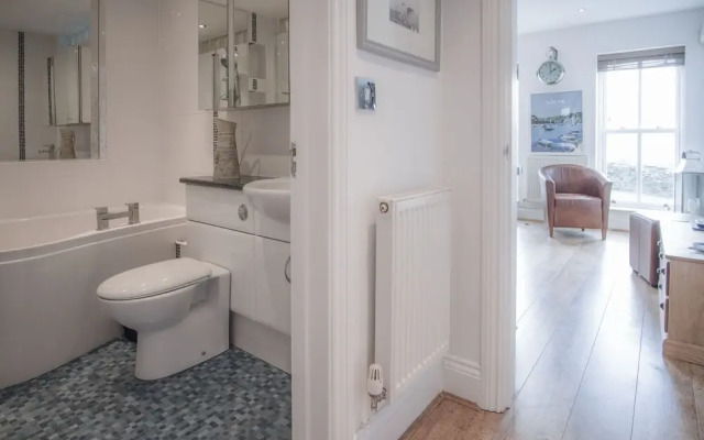 Goscar Court - 1 Bedroom Apartment - Tenby