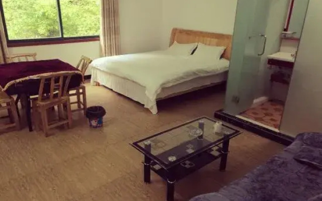 Luotian Yunhai Mountain Villa