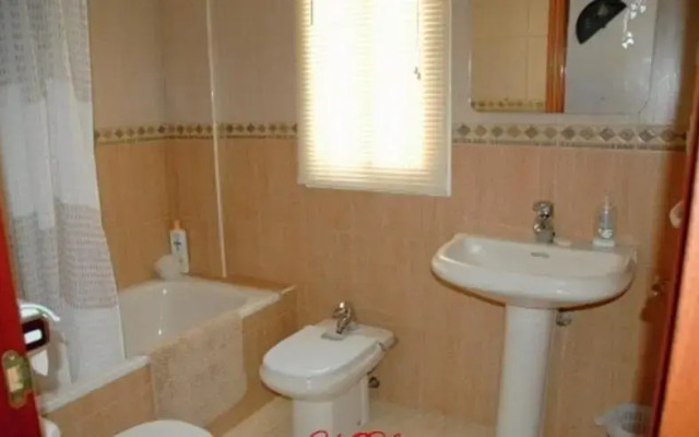 One-bedroom flat 200m from the beach