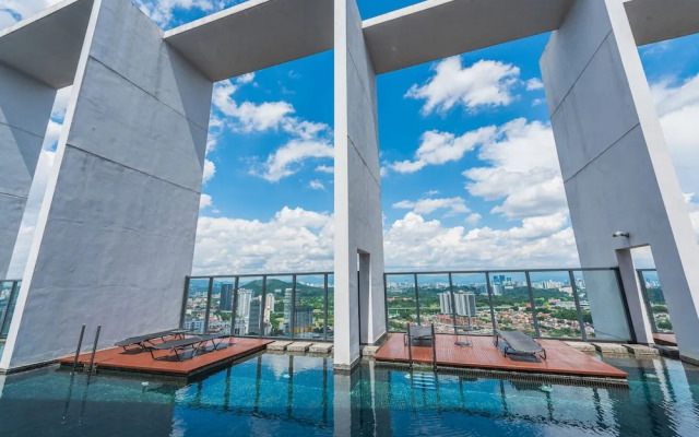 10Pax Magnificent View at The Hub SS2 PJ