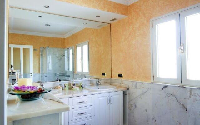 Villa Chiara B&B
