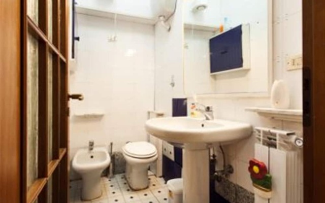 Comfortable Trastevere Apartment, Wifi, Parking