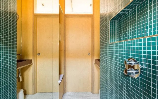 The Victoria Park Sanctuary - Stunning 2bdr Flat